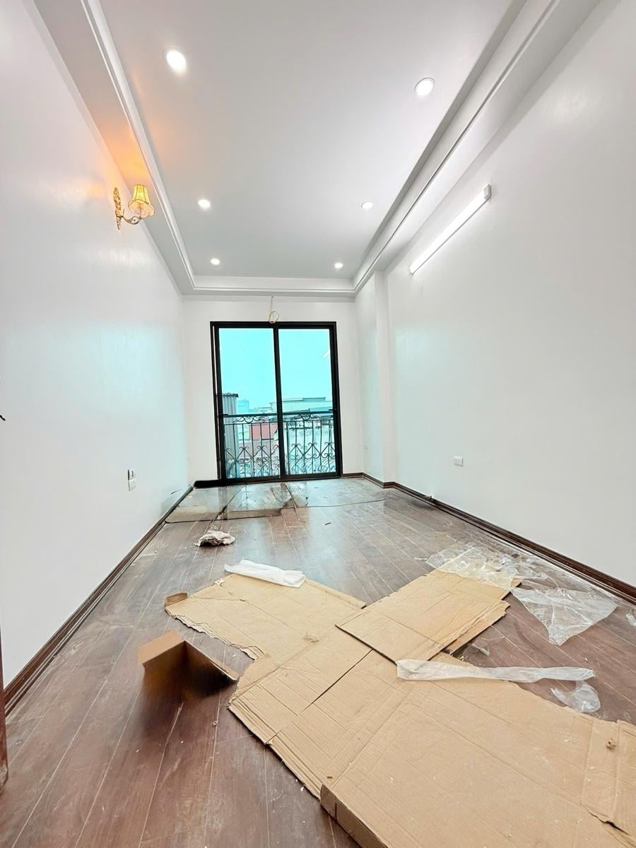 Bán nhà phố Văn Hương Đống Đa 48m² 14.4 tỷ - Thang máy, Nhà mới ở ngay!