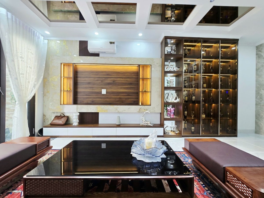 Nhà phố Phó Đức Chính, Ba Đình 35m² - 5 Tầng Đẹp, Ngõ Rộng