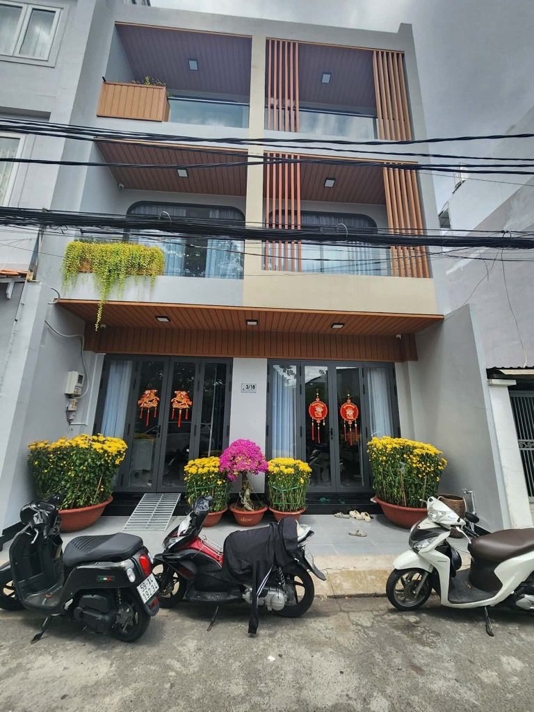 Nhà 100m² Quận 7 - Kinh doanh đỉnh cao, 17.3 tỷ, Sổ hồng chính chủ