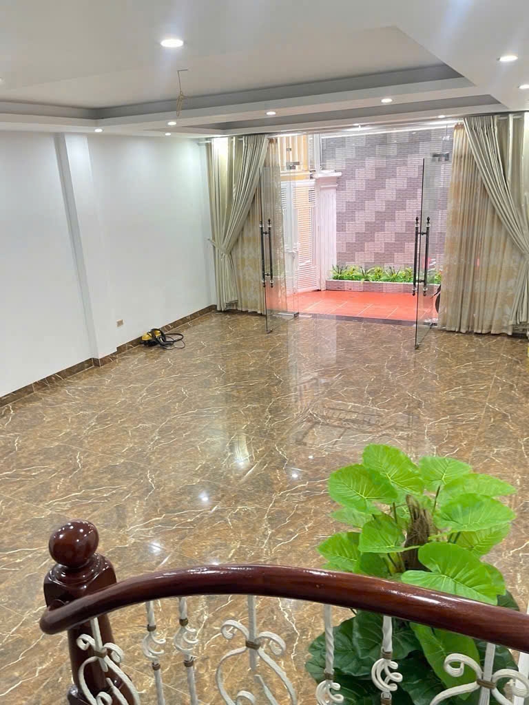 Nhà riêng Đại Cồ Việt 21.5 tỷ - Ô tô vào tận nhà, 7 tầng thang máy!