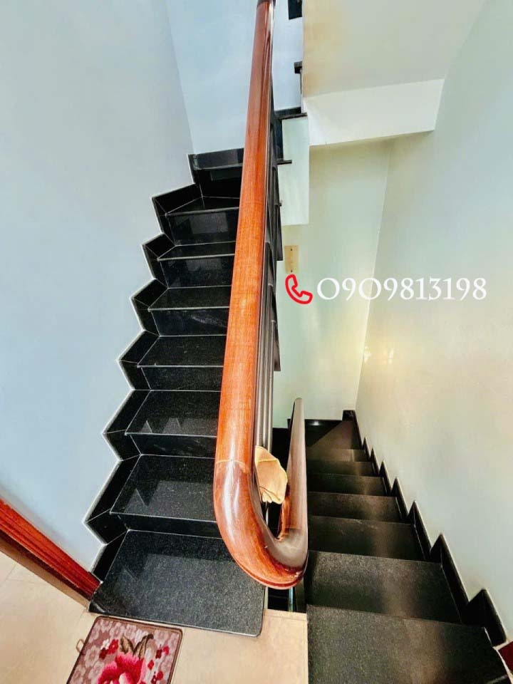 Bán Nhà Quận 5 Phường 2 - 42m² - 6.98 Tỷ - Sổ Hồng Sẵn Ở Ngay!