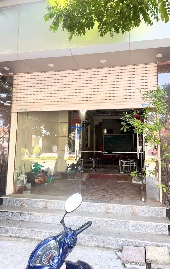 Nhà Phố Vĩnh Yên 80.4m² 6 tỷ - Mặt tiền kinh doanh đắc địa!