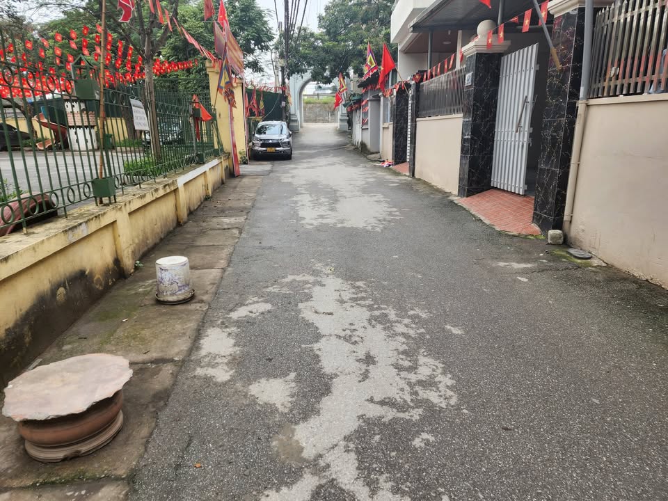 Nhà phố Đông Ngạc 40m² giá 12 tỷ - Mặt tiền kinh doanh đắc địa