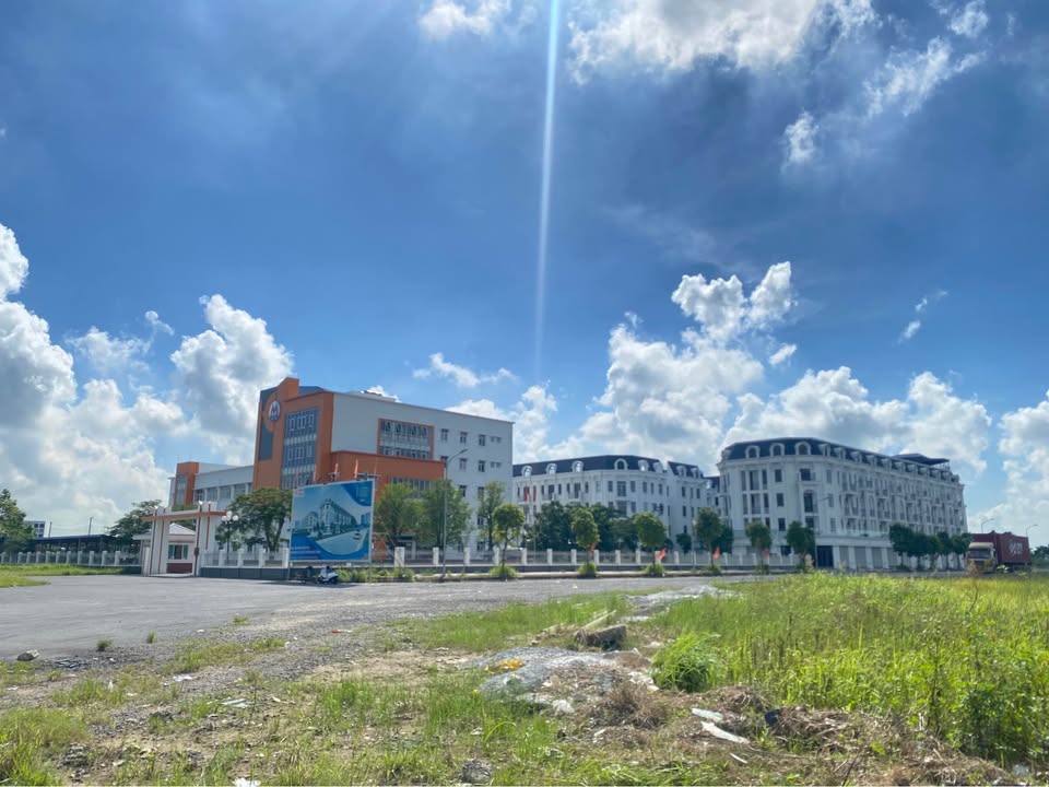 Nhà Liền Kề Xây Thô Lê Quý Đôn (90m²) - Trung Tâm Thái Bình