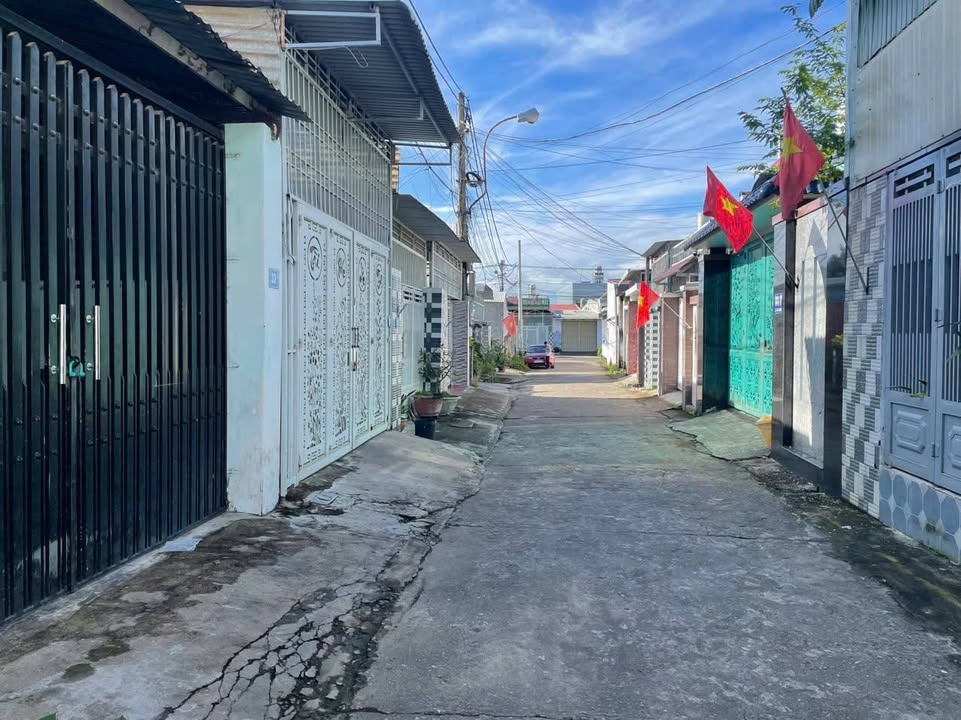 Đất nền Hẻm 33 Lê Đình Chinh, Kon Tum 100m² – Đất thổ cư, nở hậu tài lộc!