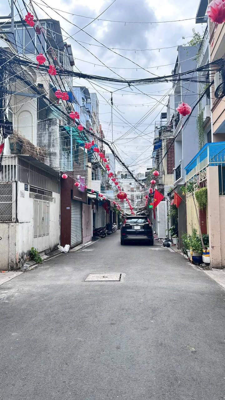 Nhà Phú Nhuận 68m² giá 13.5 tỷ - Vị trí đẹp, căn góc 2 mặt tiền!