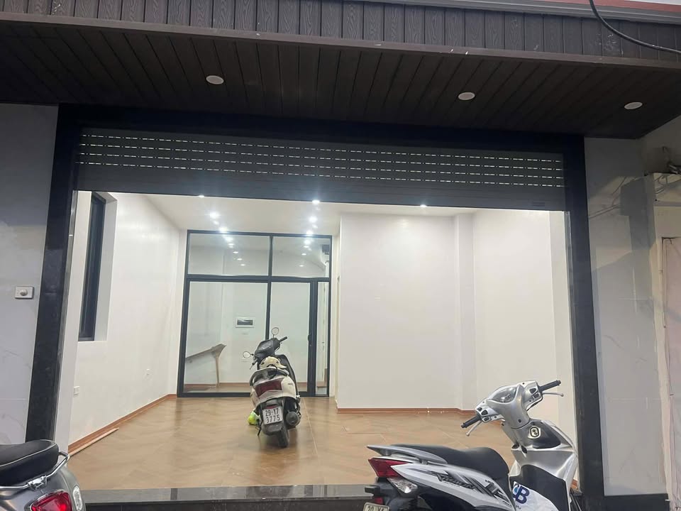 Cho thuê Mặt bằng Kinh doanh/Văn phòng Phường Phương Mai, Đống Đa - 120m², Sẵn Sàng 2026