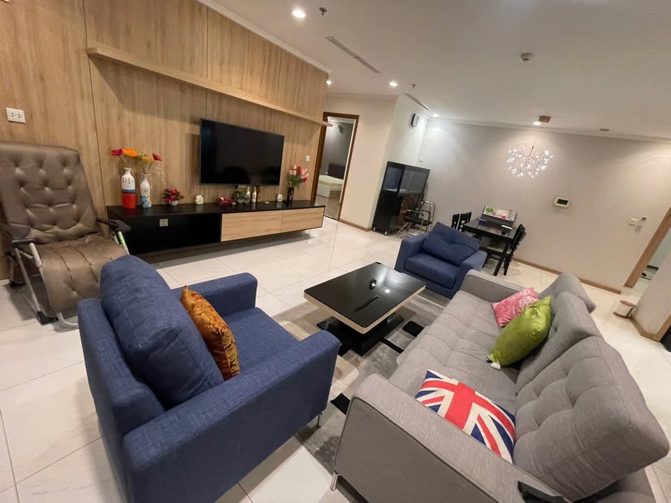 Cho Thuê Căn Hộ 3PN Vinhomes Central Park 127m² - Full Nội Thất, Giá 35 Triệu