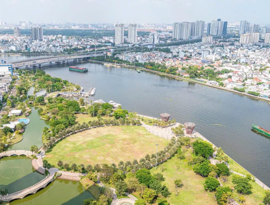 Cho thuê căn hộ Vinhomes Central Park 188m², 4PN, giá 67 triệu/tháng