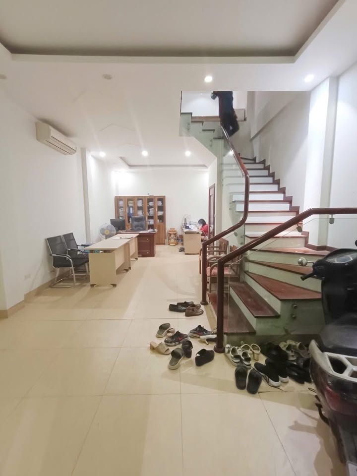 Nhà Văn Quán Hà Đông 42m² - Ô tô tránh, Sổ đỏ chính chủ, 11 tỷ
