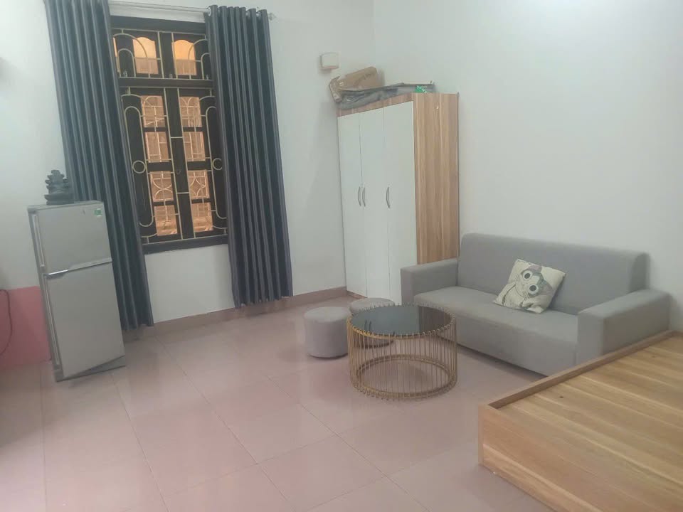 Nhà cho thuê 36m² Hoàng Quốc Việt, Cầu Giấy - Full đồ, ô tô tận cửa