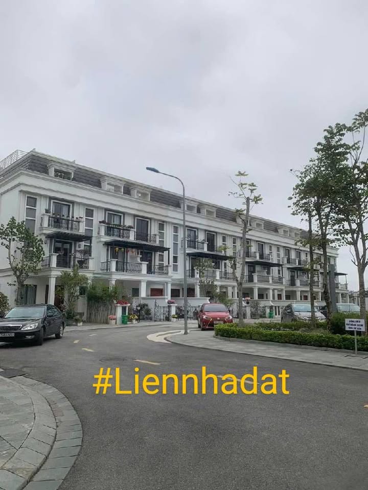 Bán Nhà Liền Kề Long Bien Golf Villas 80m² - Vị trí đắc địa, sổ đỏ sẵn!