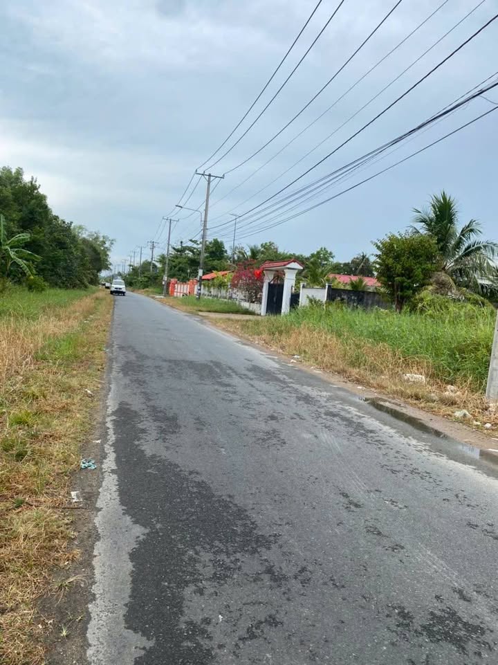 Bán đất 437m² đường Hải Thượng Lãn Ông, Cà Mau - Sổ đỏ sẵn sàng