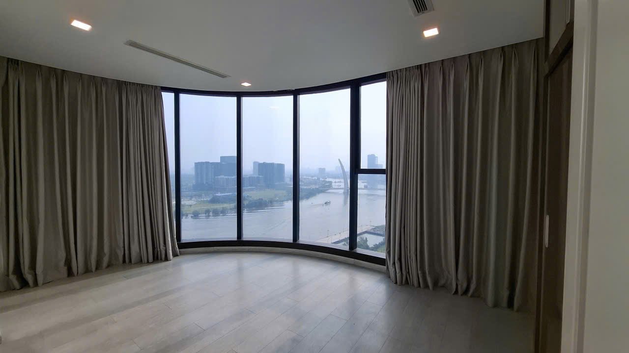 Cho thuê Căn hộ Vinhomes Golden River 3PN - View Bitexco 55 Triệu