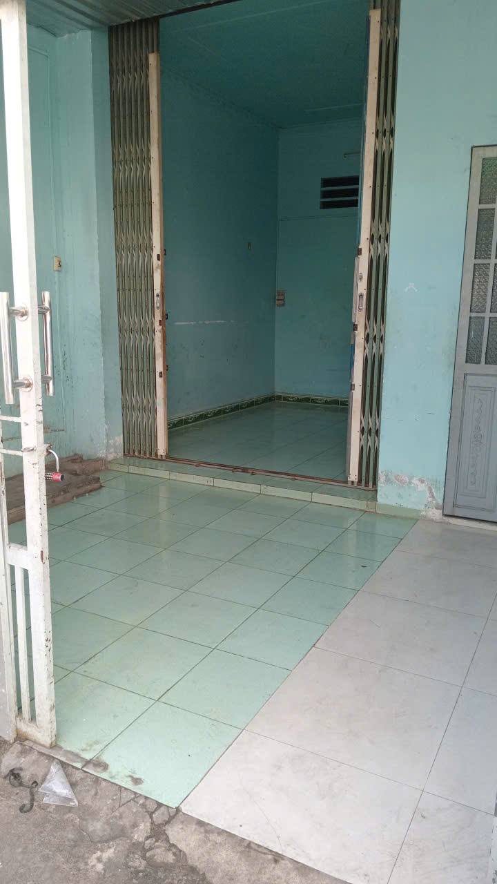 Nhà Lầu Trệt 70m² 4PN Đường Xe Tải - Tân Uyên Giá 4 Triệu