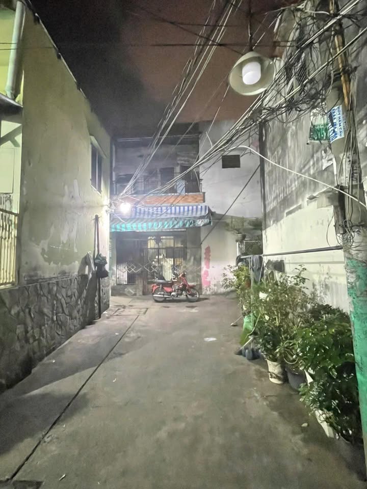 Nhà hẻm thông Tân Hòa Đông Q6, 36m², 3PN, sân 5m thoáng – Giá 3.75 tỷ