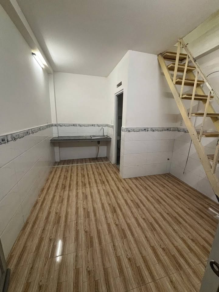 Phòng Trọ 2 Tầng Thủ Đức 3.2 triệu/tháng - Ban công thoáng mát!