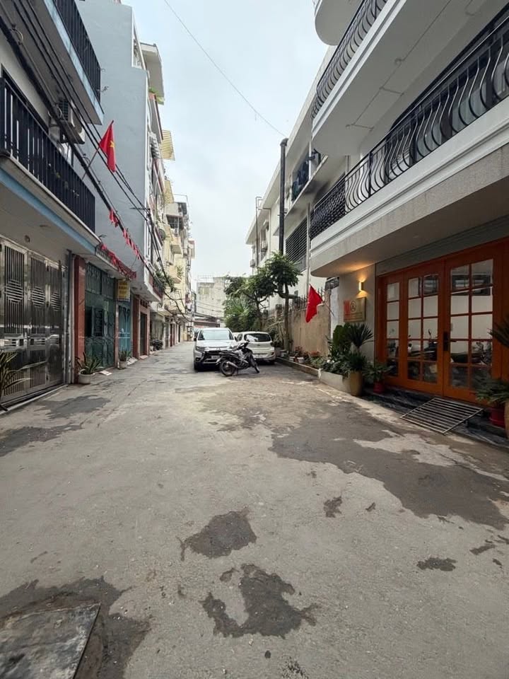 Nhà Mặt Ngõ Văn Cao 43m² - Ô tô vào nhà, 17.x Tỷ - Kinh doanh, Văn phòng đỉnh