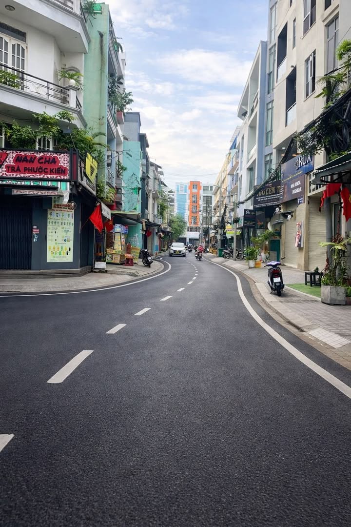 Nhà Mặt Tiền Kinh Doanh Lạc Long Quân, Q.12 - 140m², 4 Tầng - 6 Tỷ