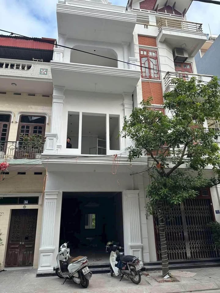 Nhà 3 Tầng Mặt Tiền Đường Bãi Vượt, Nam Định - 60m², Hướng Đông Nam