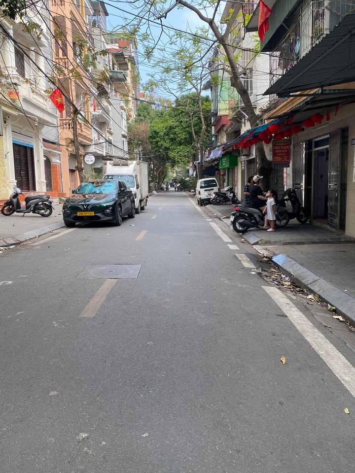 Nhà Phố Kim Đồng 46m² - Mặt tiền kinh doanh, Ô tô vào nhà!