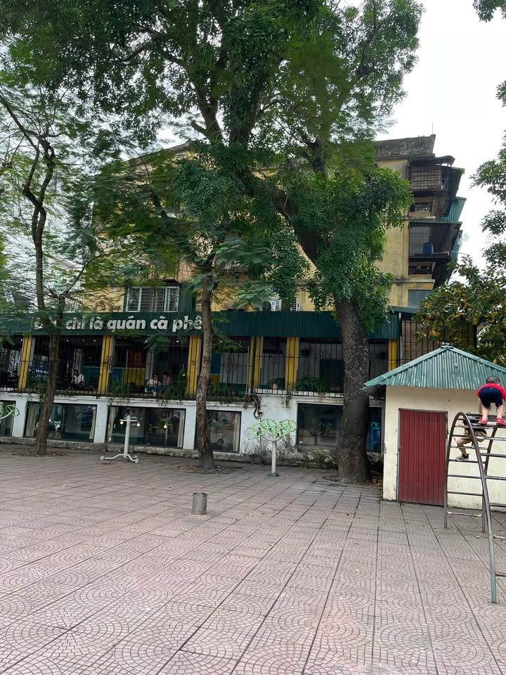 Căn hộ Tập thể Phố 8/3, 70m² - Căn góc, 2.8 tỷ, Sổ đỏ chính chủ!