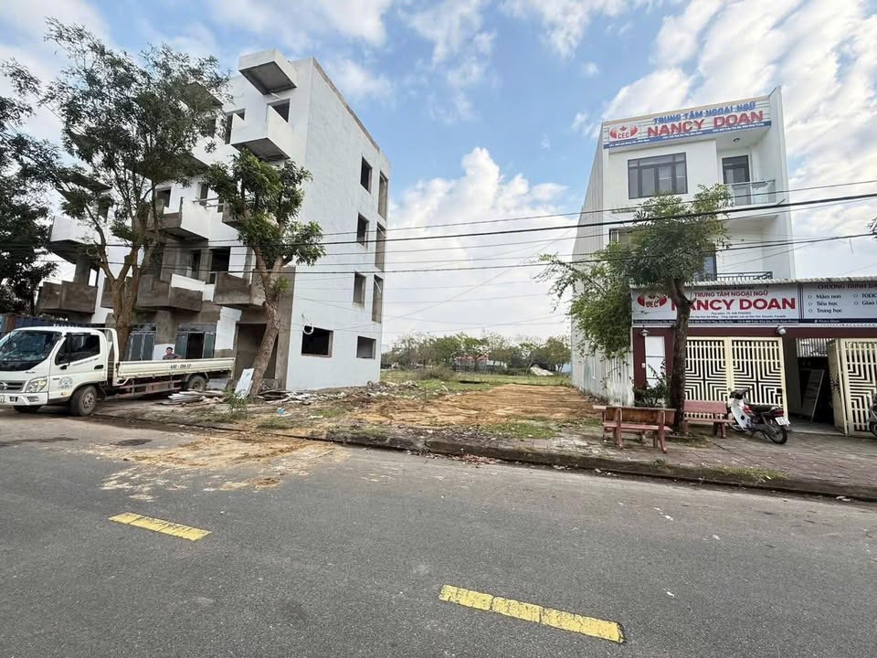 Đất nền KĐT số 3 Điện Ngọc 151m² giá 4 tỷ - Sổ đỏ chính chủ!