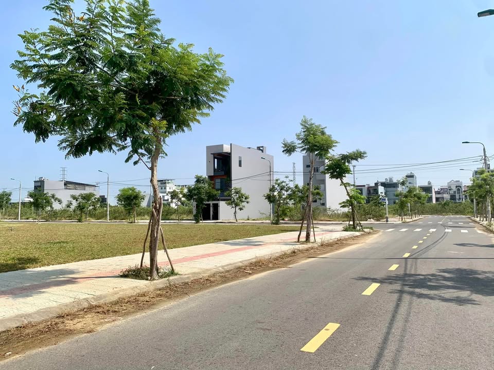 Đất nền Hòa Xuân, Đà Nẵng 100m² - Sổ đỏ chính chủ!