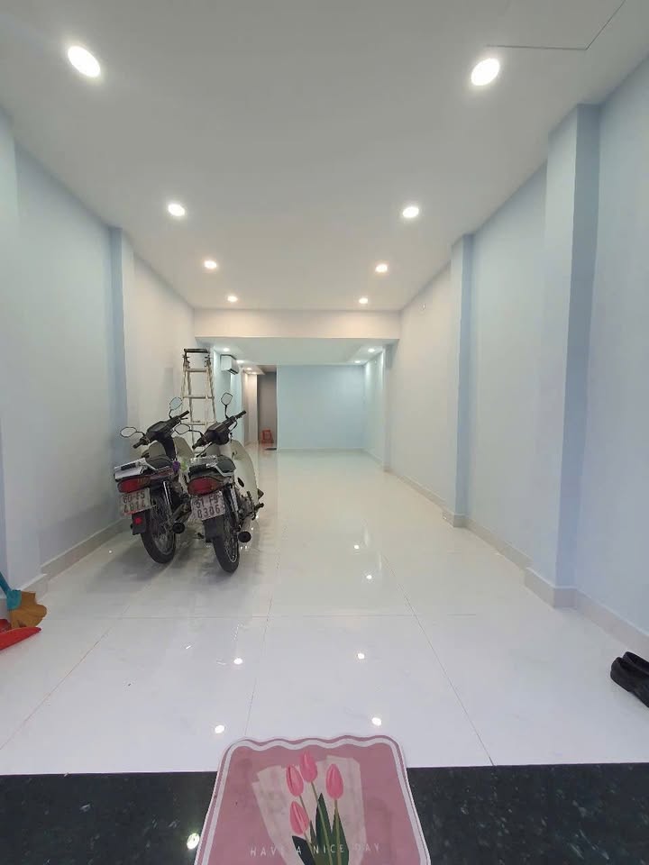 Nhà mặt tiền Nhật Tảo Q10 - 29 triệu/tháng - Vị trí vàng kinh doanh!