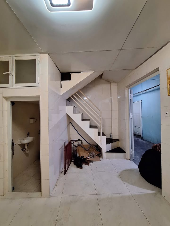 Nhà Cho Thuê Trần Bình Trọng Q5 16m² Giá 9 Triệu - Sẵn Sàng Ở Ngay