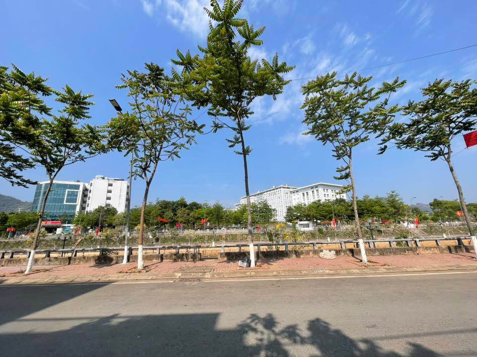 Đất nền Kè Mé Ban Sơn La 74m² giá 2.8 tỷ - Pháp lý rõ ràng!