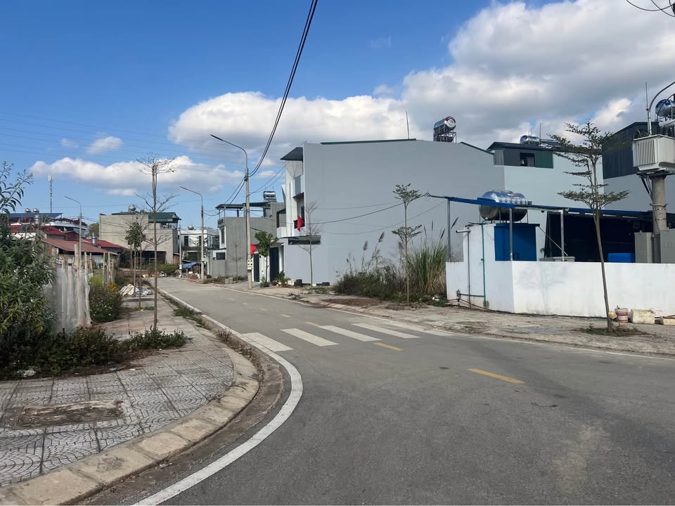 Bán Đất Mặt Tiền 5m - 100m² - Ngay Quảng Trường Sơn La