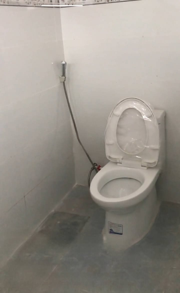 Nhà 80m² Đường Xe Tải 43, Thủ Đức - Giá 6 Triệu, Sân Rộng Thoáng