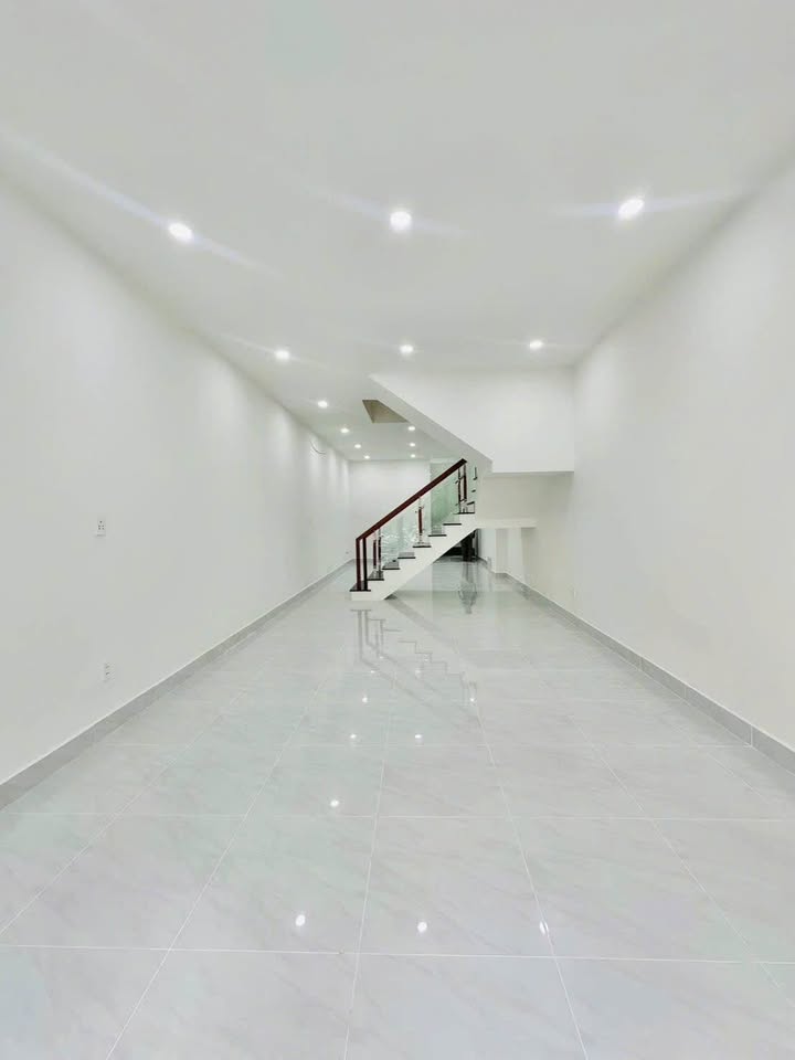 Nhà nguyên căn Hẻm Quang Trung Gò Vấp giá 25 triệu - Ô tô vào tận nhà!