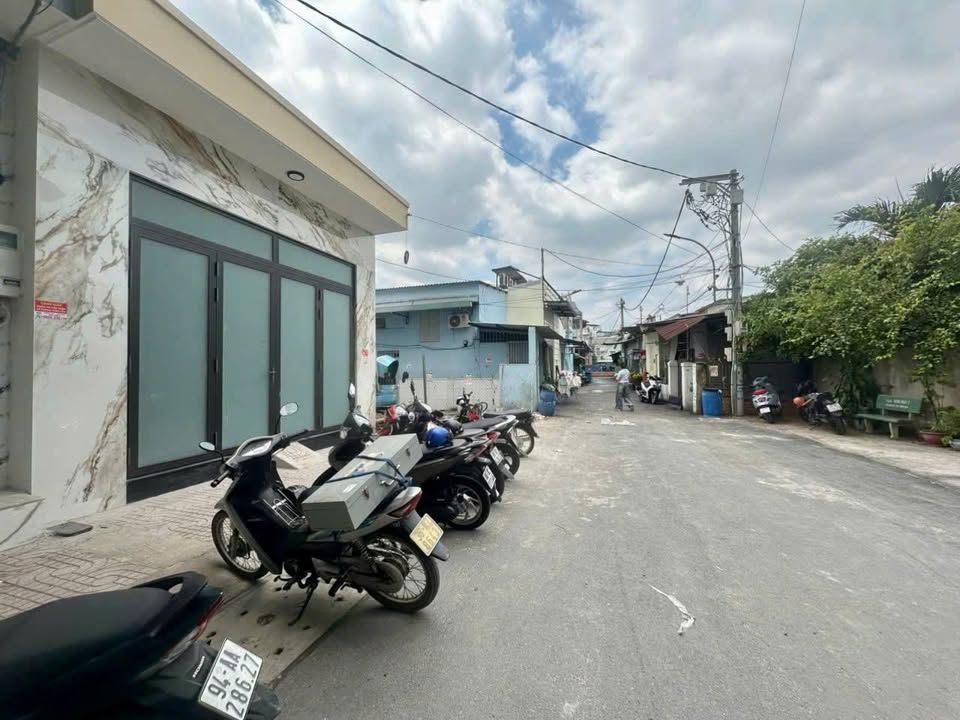 Nhà Riêng Tô Ký Q12 10 triệu/tháng - Ô tô vào tận nhà!