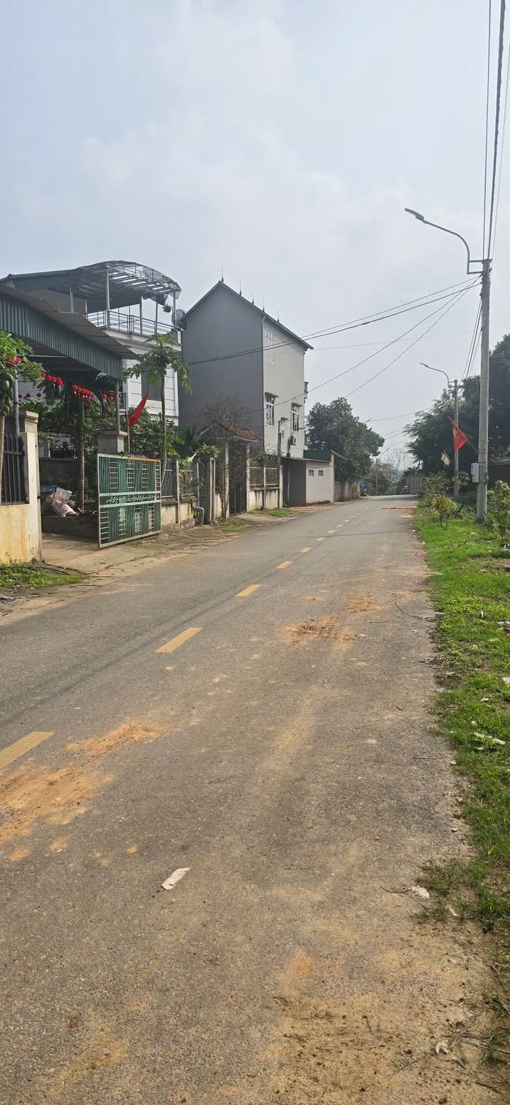 Đất Nền Mặt Đường Nhựa TX Phú Thọ - 110m² - Sổ Đỏ 70tc - Giá Dưới 1 Tỷ