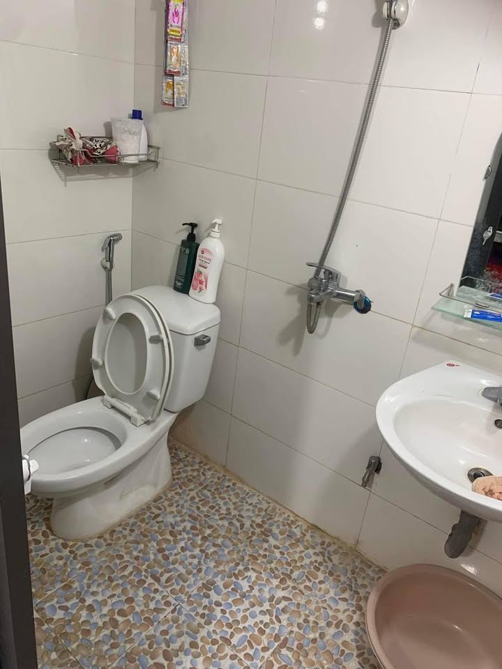 Nhà 2 tầng Phố Hàng Đồng 25m² - Hướng Tây Giá 750 triệu