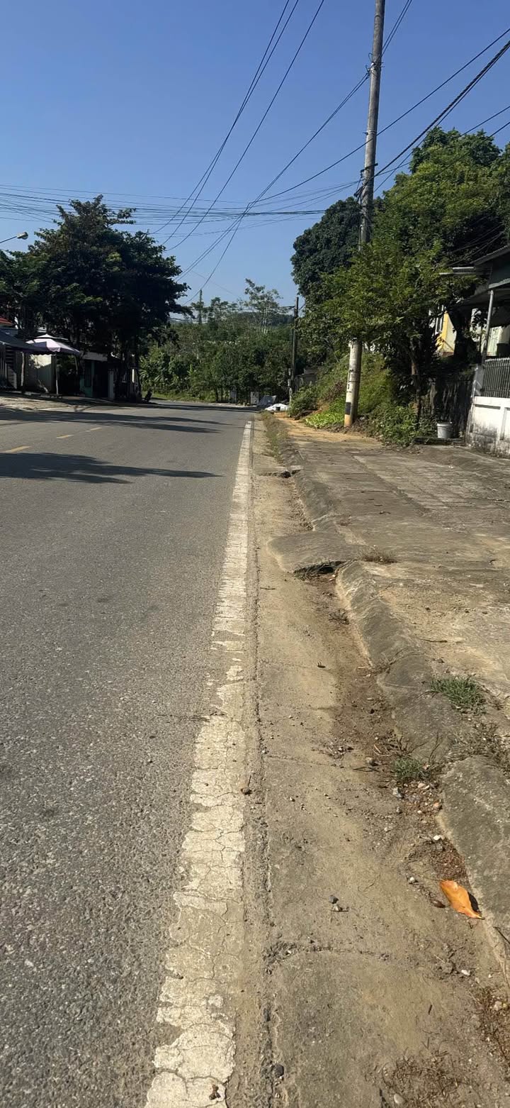 Bán nhà cấp 4 Lê Đại Hành, Tuyên Quang 140m² - Ô tô đỗ cửa!