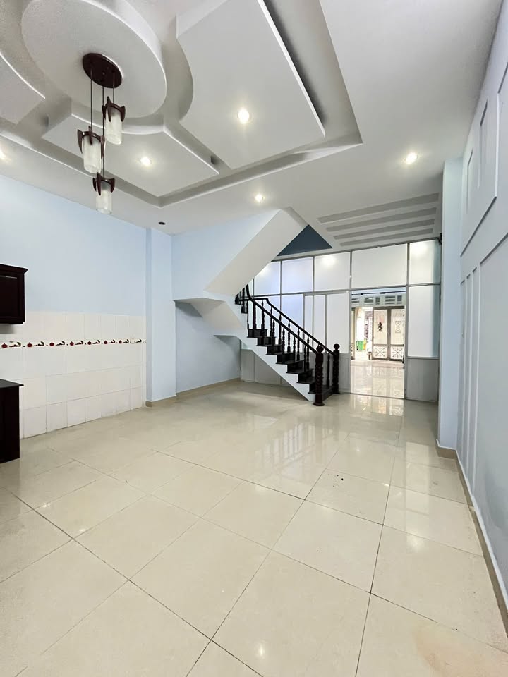 Cho thuê Nhà Phường Tân Tạo, Bình Tân - 90m², 4PN, 2 Lầu - Giá 16.5 Triệu/Tháng