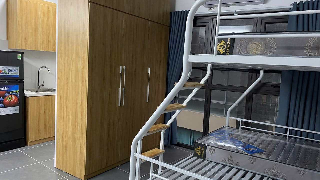 Cho thuê phòng 25m² có ban công tại Ngõ 90 Láng Hạ, Đống Đa - Sẵn Sàng Vào Ở