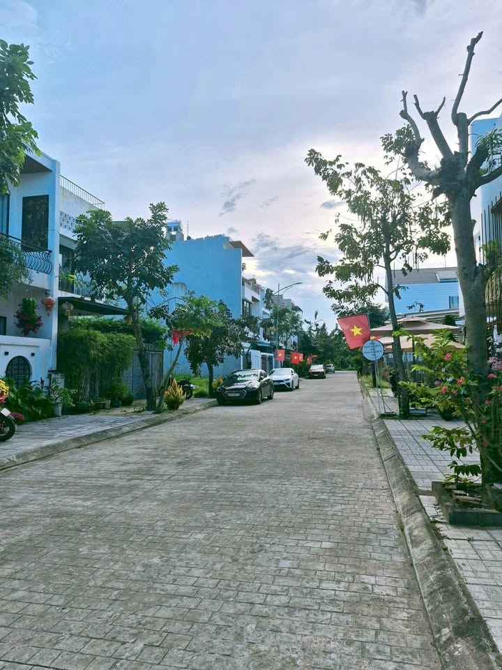 Đất nền Ngọc Bảo Viên, TP Quảng Ngãi 100m² giá 3 tỷ - Hạ tầng hoàn thiện