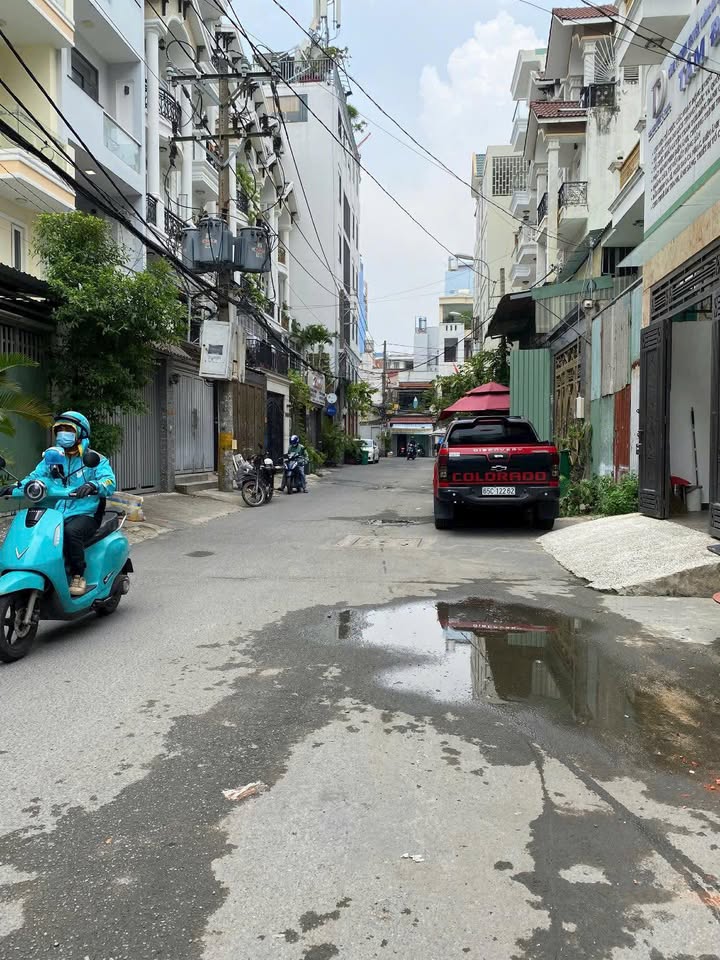 Nhà 60m² Dương Quảng Hàm, Gò Vấp - 4 Tầng, 6PN, Sổ Hồng Vuông Vức