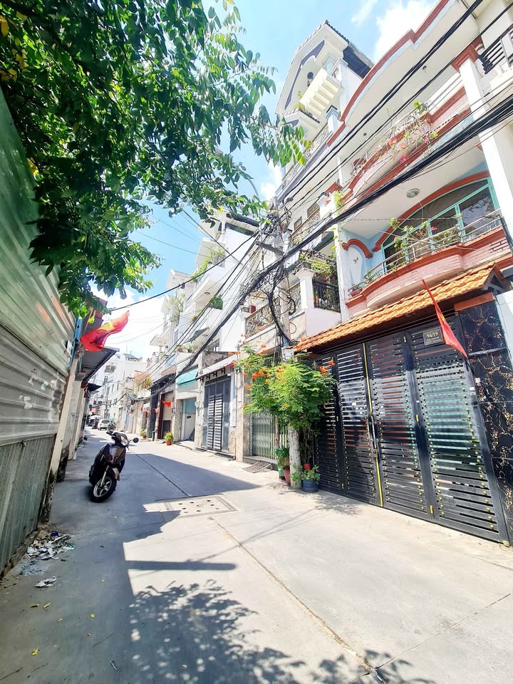 Nhà riêng Quận Tân Phú 67m² giá 8 tỷ - Ô tô vào tận nhà!