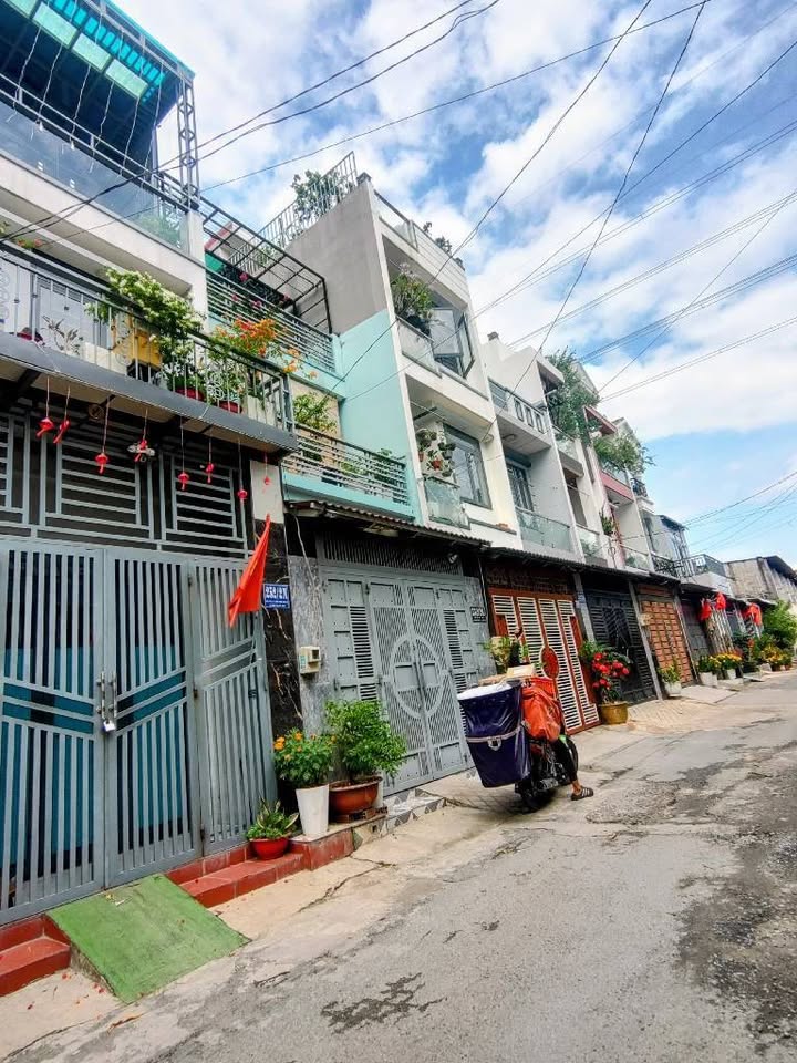 Nhà Riêng Tân Phú 80m² chỉ hơn 5 tỷ - Ô tô vào tận nhà!