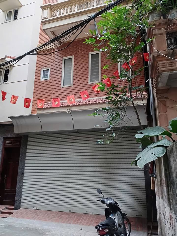 Nhà phố Ngõ 164 Hồng Mai, 34m² - Ô tô sát nhà, nhỉnh 9 tỷ!