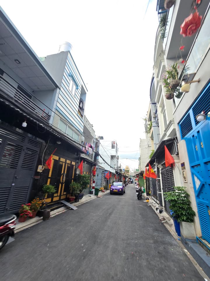 Nhà Hẻm Xe Hơi Tân Bình - Gần Metro 2 - 80m² - Hơn 7 Tỷ