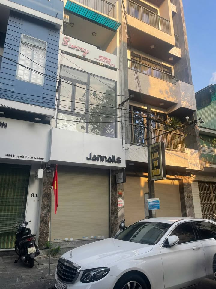 Nhà mặt tiền Huỳnh Thúc Kháng 41m² 7.x tỷ - Vị trí đắc địa kinh doanh ngay!