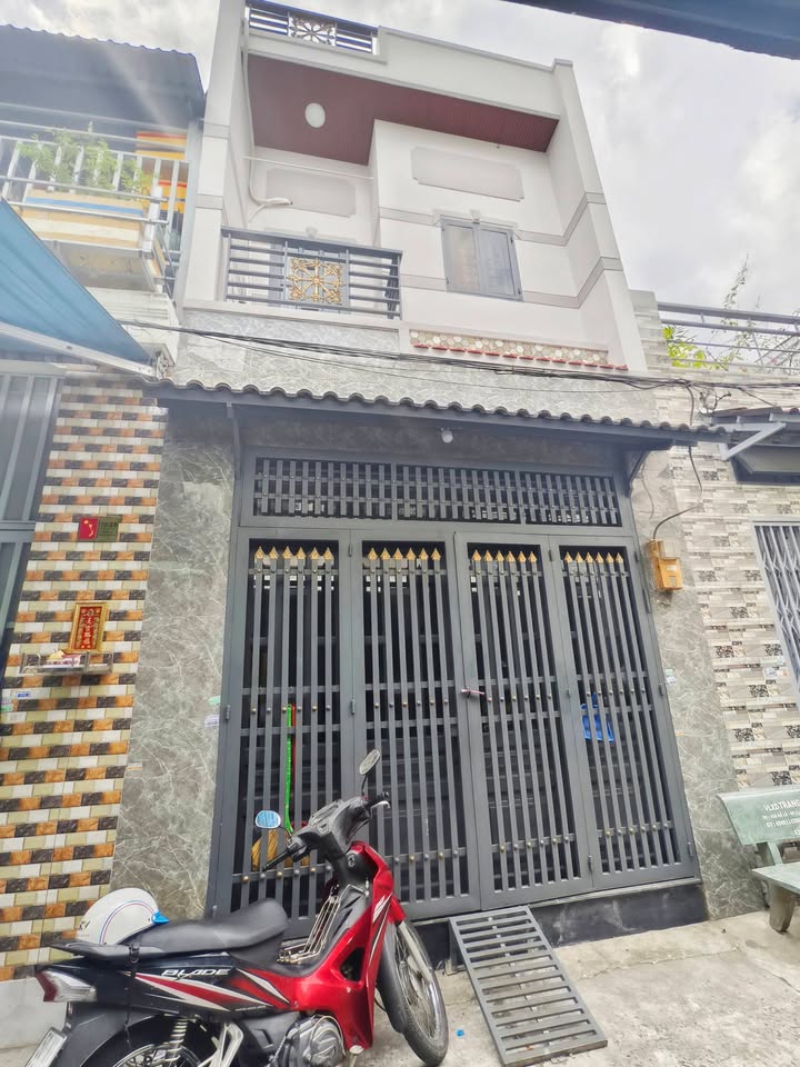 Nhà hẻm xe hơi Bình Tân 40m² - Sẵn sàng ở ngay!