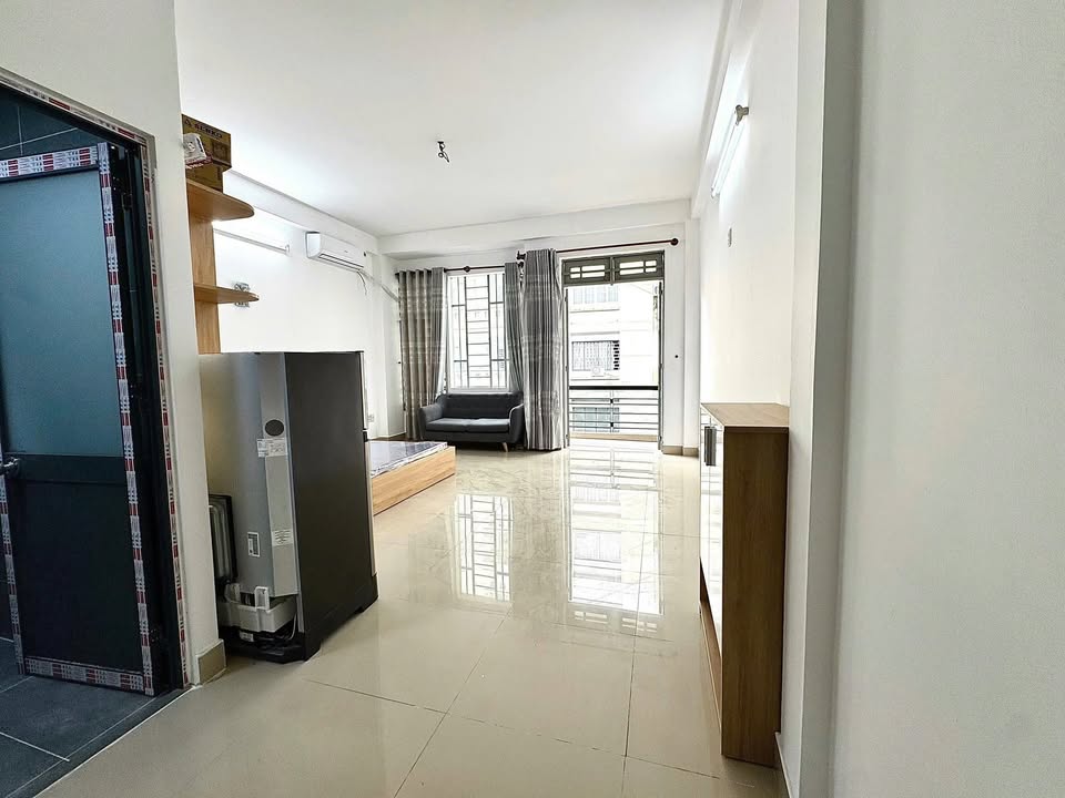 Studio 40m² ban công đường CMT8, Quận 3 - Giờ tự do, full nội thất