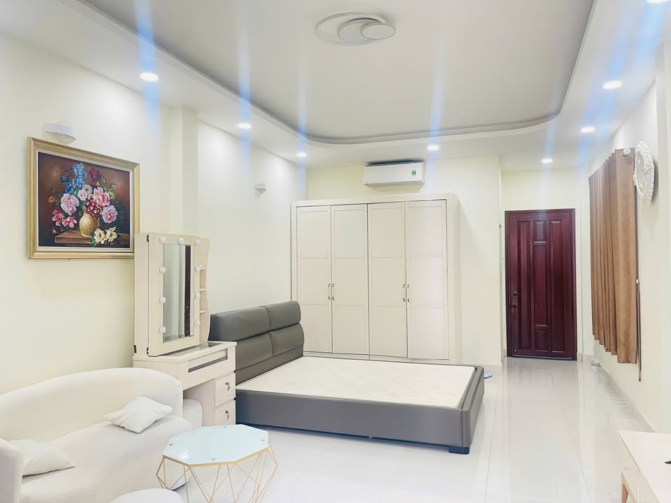 Căn hộ Đào Duy Từ, Quận 10 - Full nội thất, sẵn sàng vào ở!